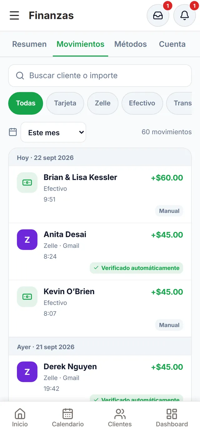 Finanzas → Movimientos: pagos de Zelle con la marca «Verificado automáticamente» junto a pagos en efectivo con la marca «Manual»